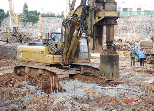 星樂(lè)道歡樂(lè)城堡樁基礎(chǔ)及土方工程